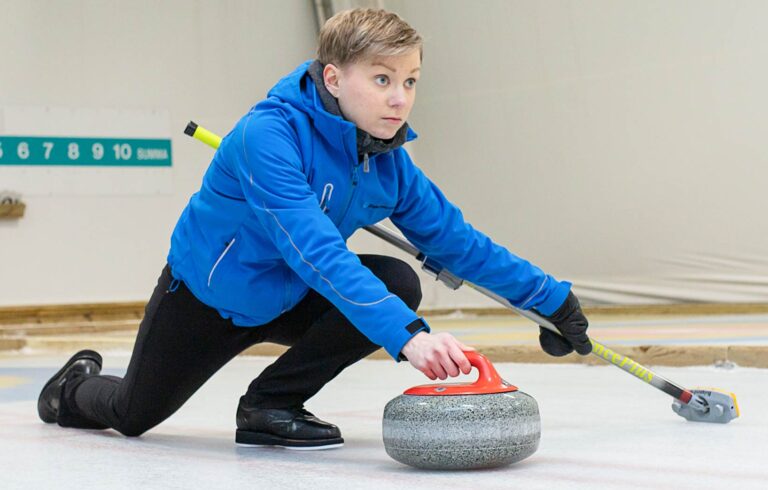 hcc_curling_liuku
